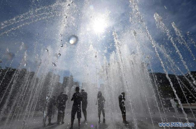韩国气温飙至42.5℃ 打破122年纪录